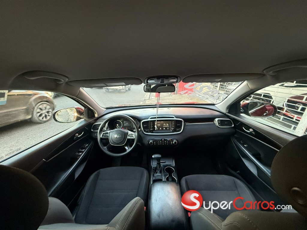 2020 Kia Sorento LX — foto 8 / 12