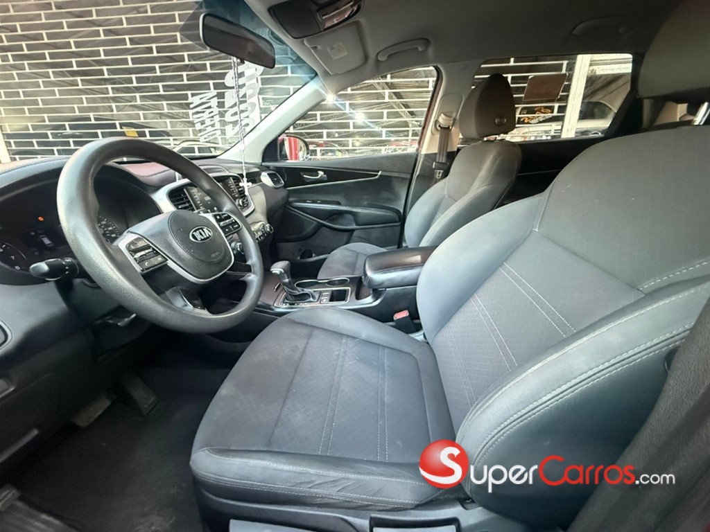 2020 Kia Sorento LX — foto 9 / 12