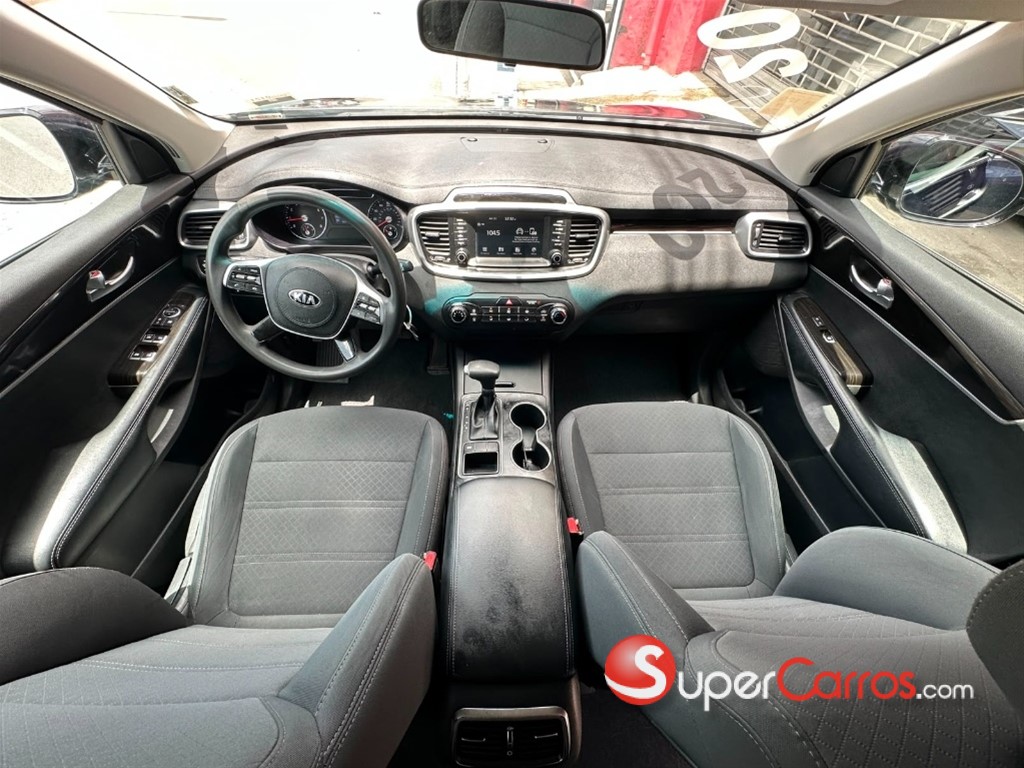 2020 Kia Sorento LX — foto 7 / 12