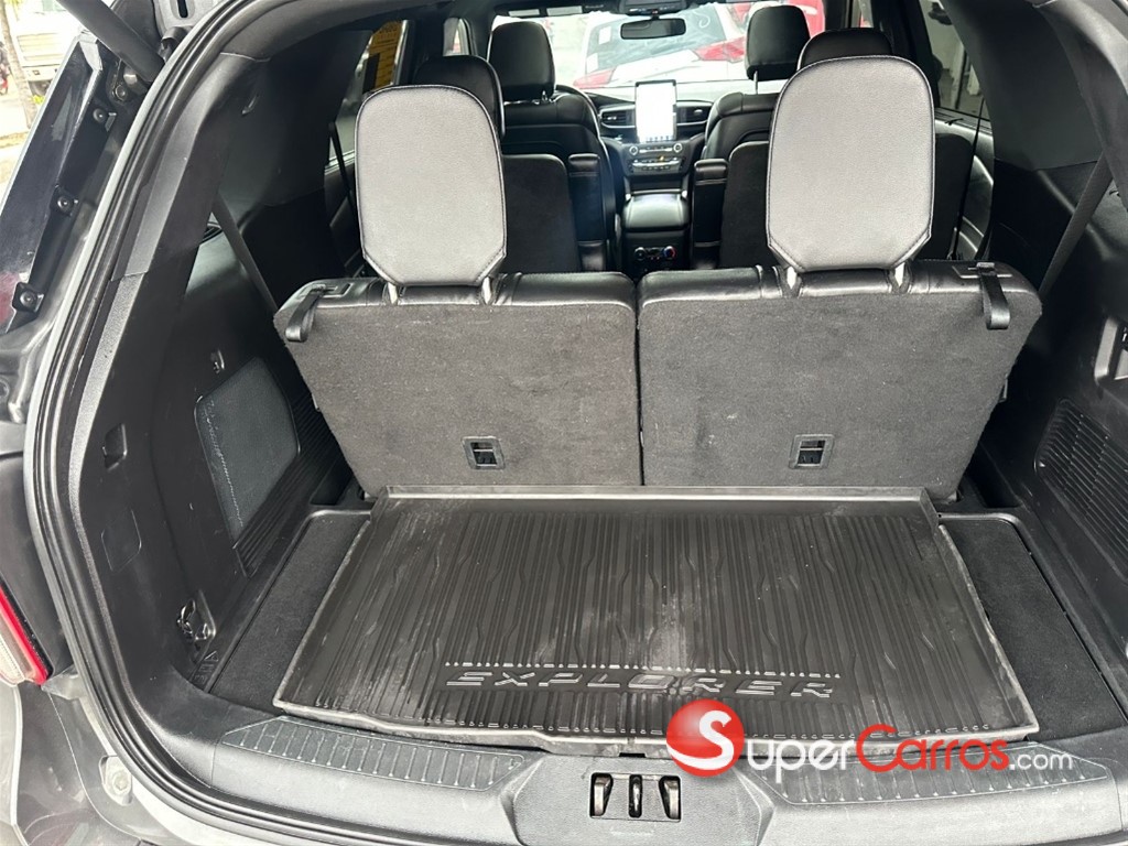 2020 Ford Explorer ST — foto 7 / 12