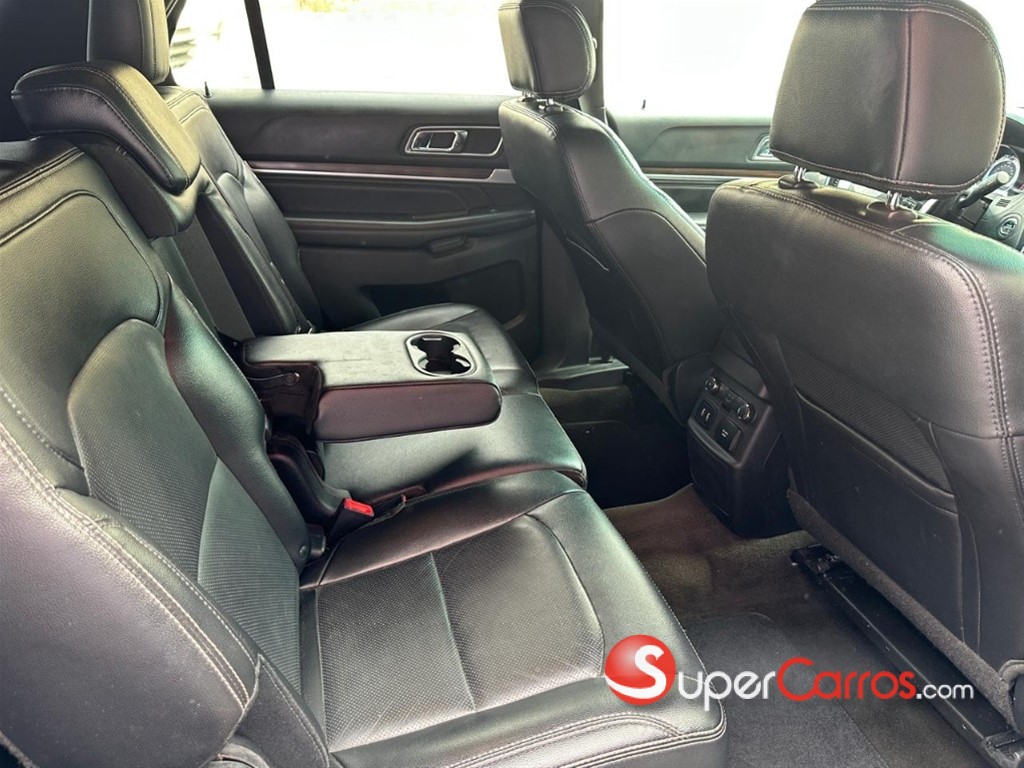 2016 Ford Explorer Limited — foto 9 / 11