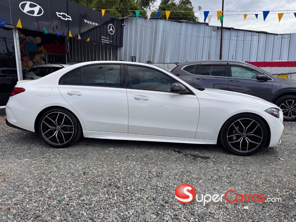 2022 Mercedes-Benz Clase C 300 AMG — foto 4 / 12