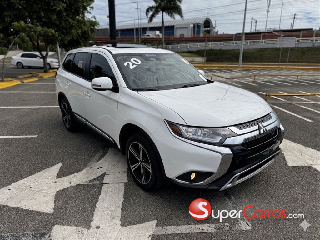 2020 Mitsubishi Motors Outlander SE