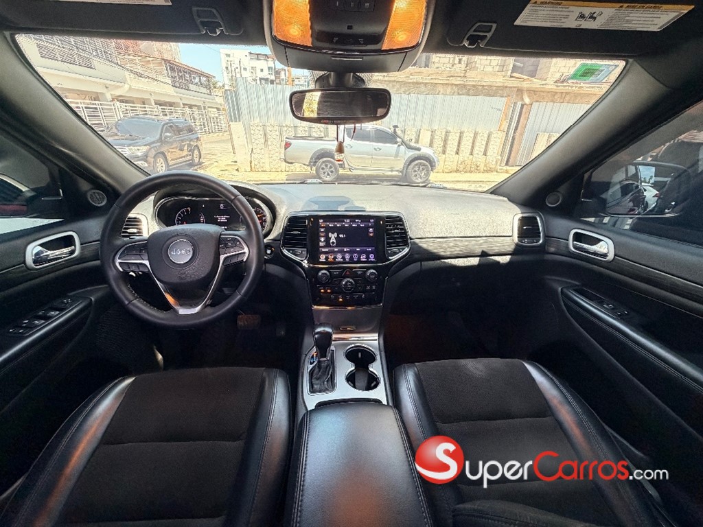 2020 Jeep Grand Cherokee Altitude — foto 8 / 10