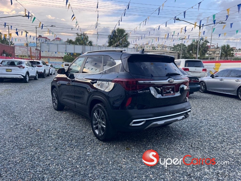 2021 Kia Seltos S — foto 8 / 12