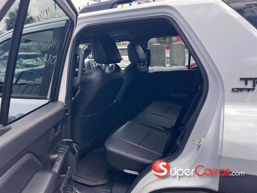 2025 Toyota 4 Runner TRD Off-Road Premium — foto 9 / 12