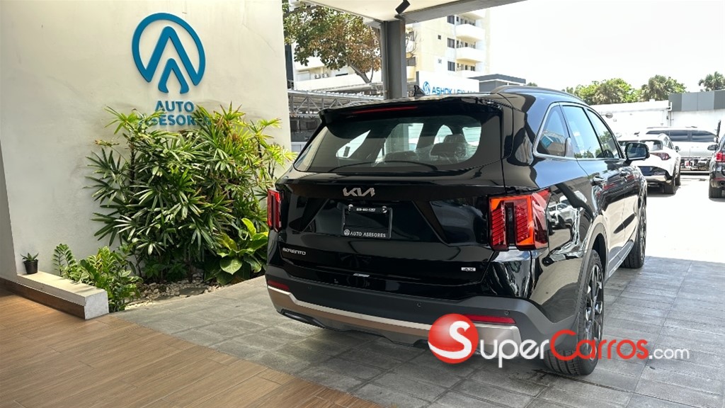 2027 Kia Sorento Limited — foto 2 / 12