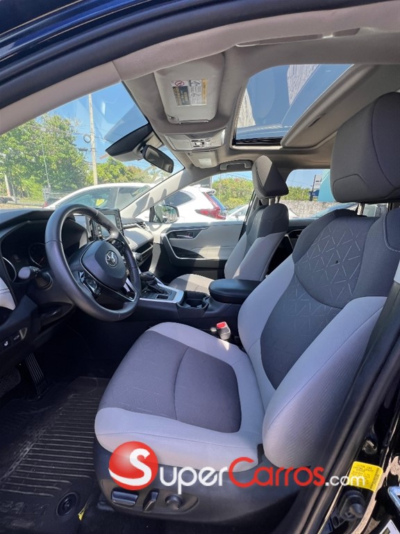 2021 Toyota RAV4 XLE — foto 3 / 4