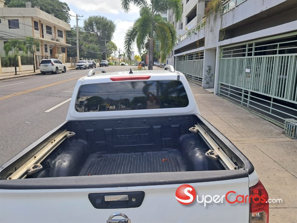 2016 Nissan Frontier LE — foto 10 / 11
