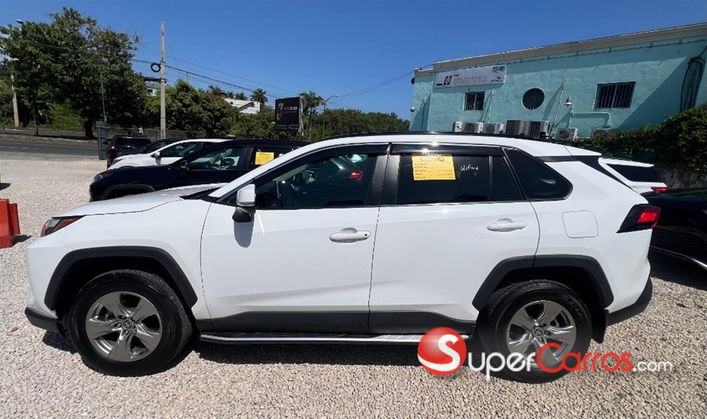 2023 Toyota RAV4 XLE PLUS — foto 4 / 4