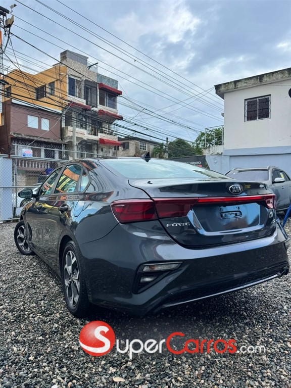 2020 Kia Forte LX — foto 3 / 8