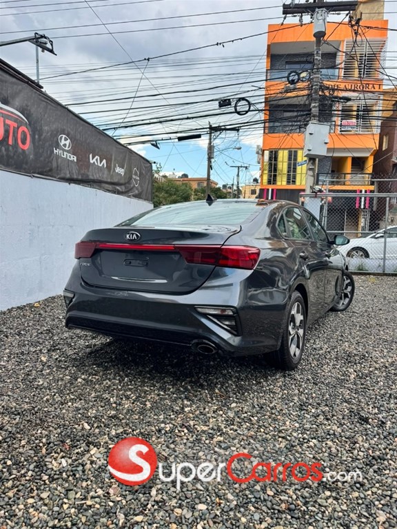 2020 Kia Forte LX — foto 4 / 8