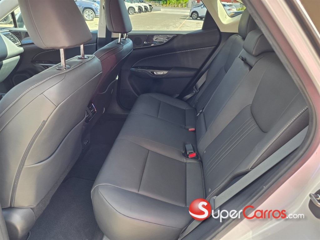 2022 Lexus NX 350 Luxury — foto 9 / 12