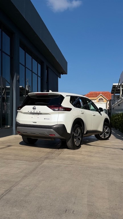 2021 Nissan Rogue SV — foto 6 / 12