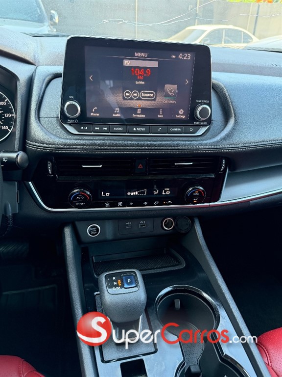 2021 Nissan Rogue SV — foto 11 / 12
