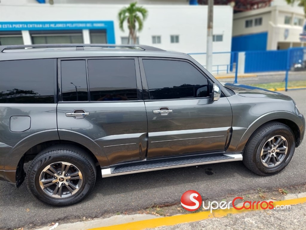 2019 Mitsubishi Motors Montero — foto 3 / 9