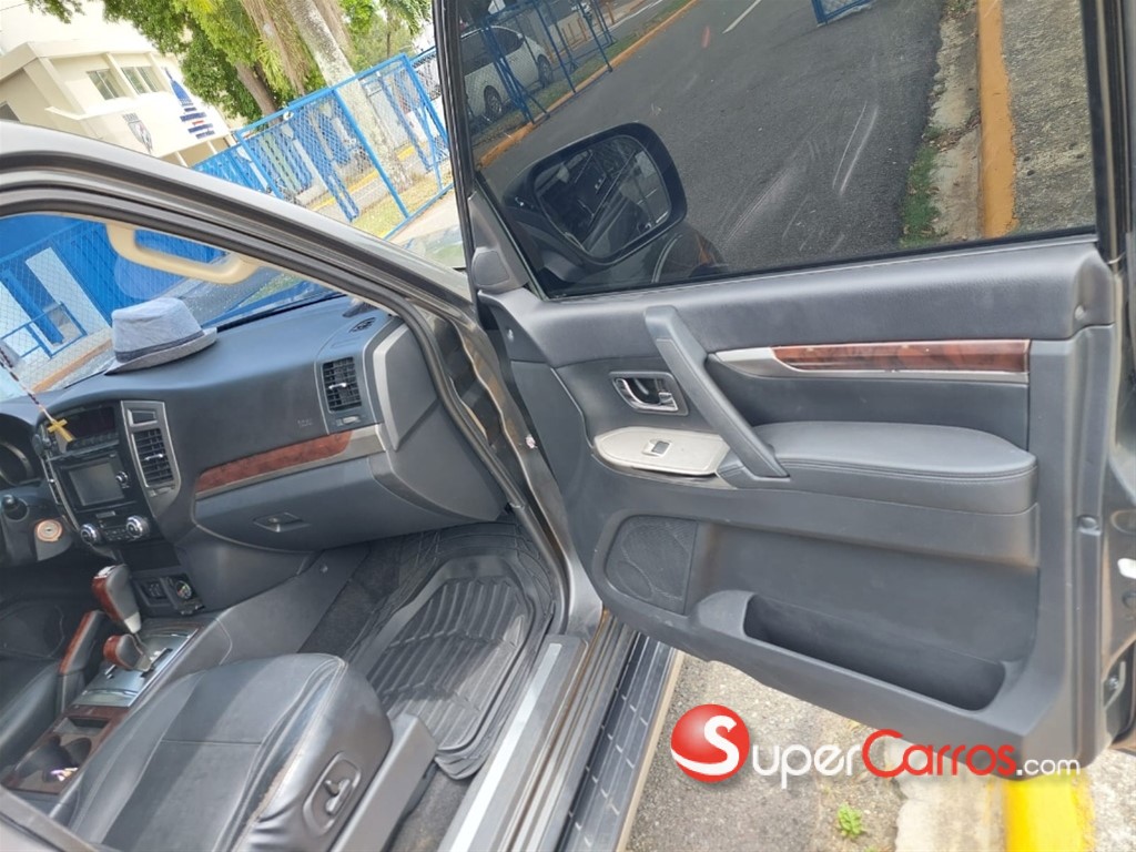 2019 Mitsubishi Motors Montero — foto 8 / 9