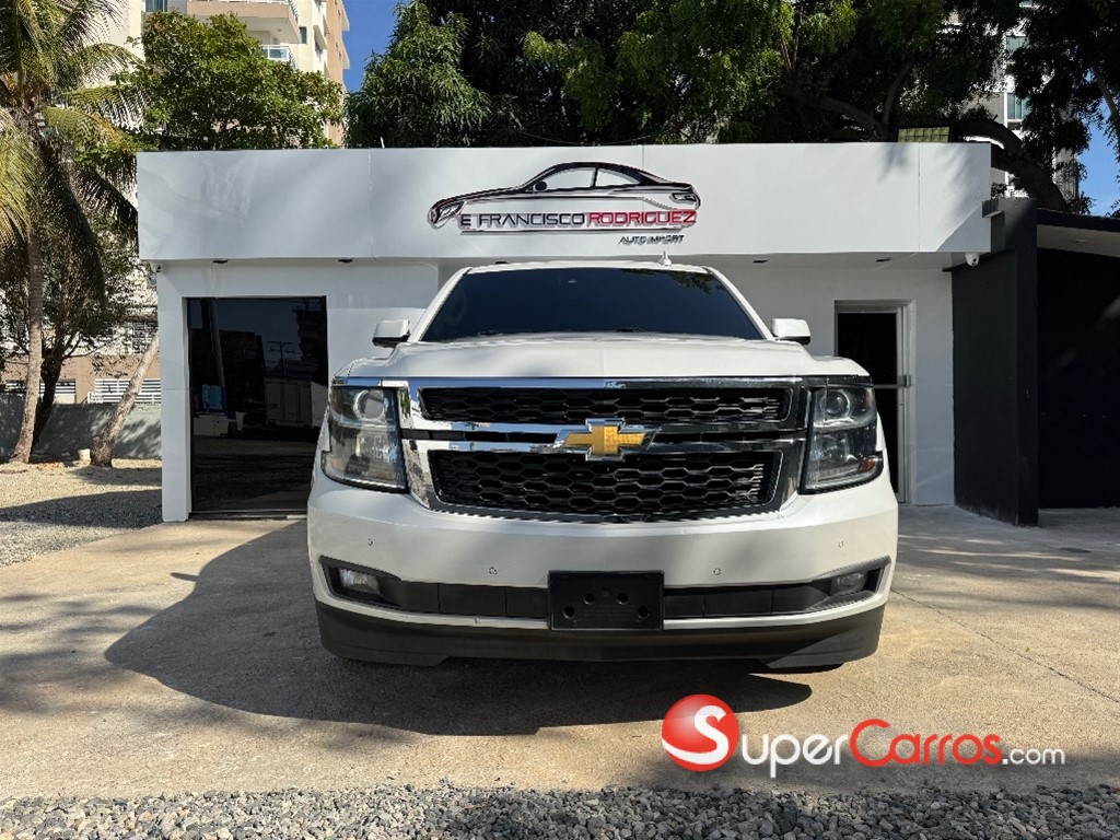 2017 Chevrolet Tahoe LT — foto 2 / 9