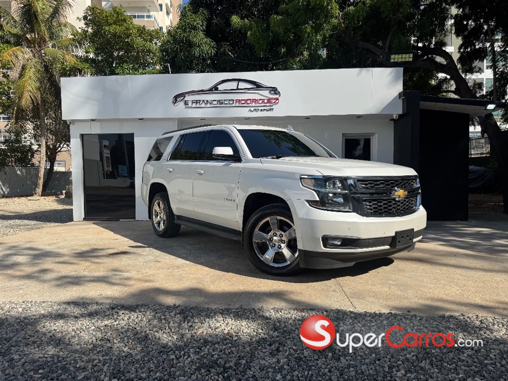 2017 Chevrolet Tahoe LT — foto 3 / 9