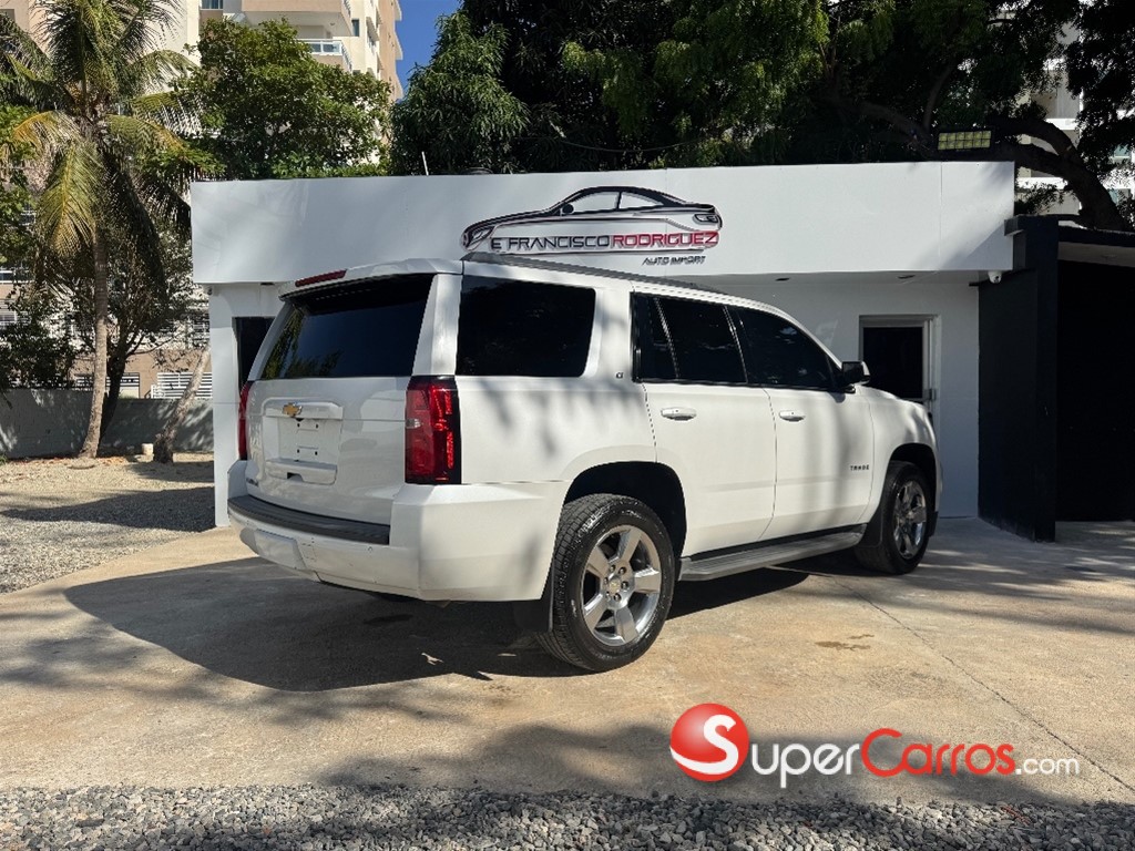 2017 Chevrolet Tahoe LT — foto 4 / 9