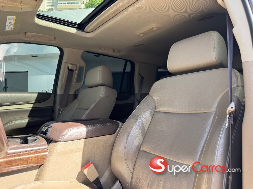 2017 Chevrolet Tahoe LT — foto 8 / 9