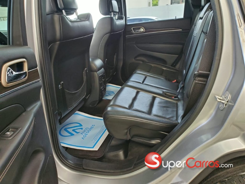2015 Jeep Cherokee Overland — foto 9 / 12
