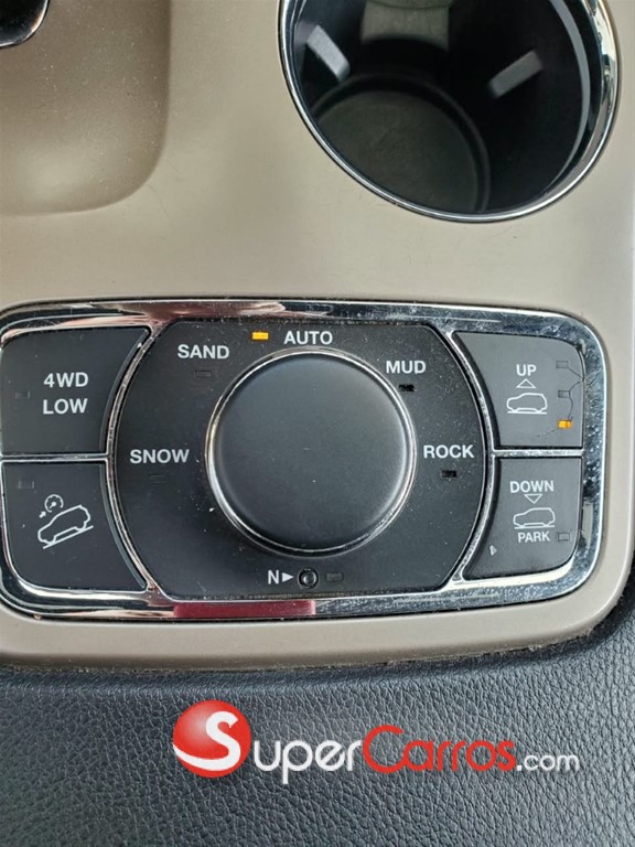 2015 Jeep Cherokee Overland — foto 12 / 12