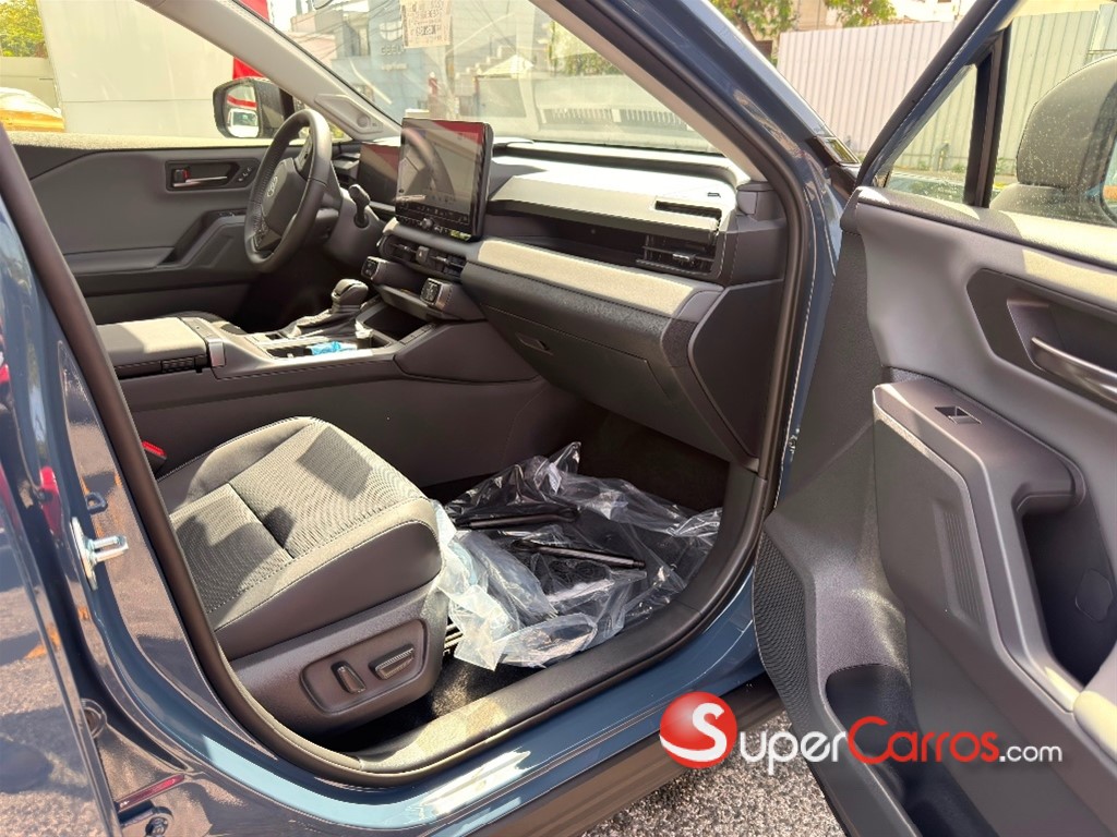 2027 Toyota RAV4 Limited Hybrid — foto 7 / 12