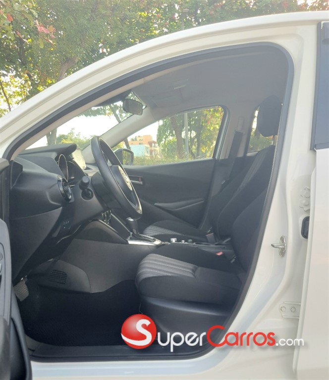 2021 Mazda 2 — foto 12 / 12