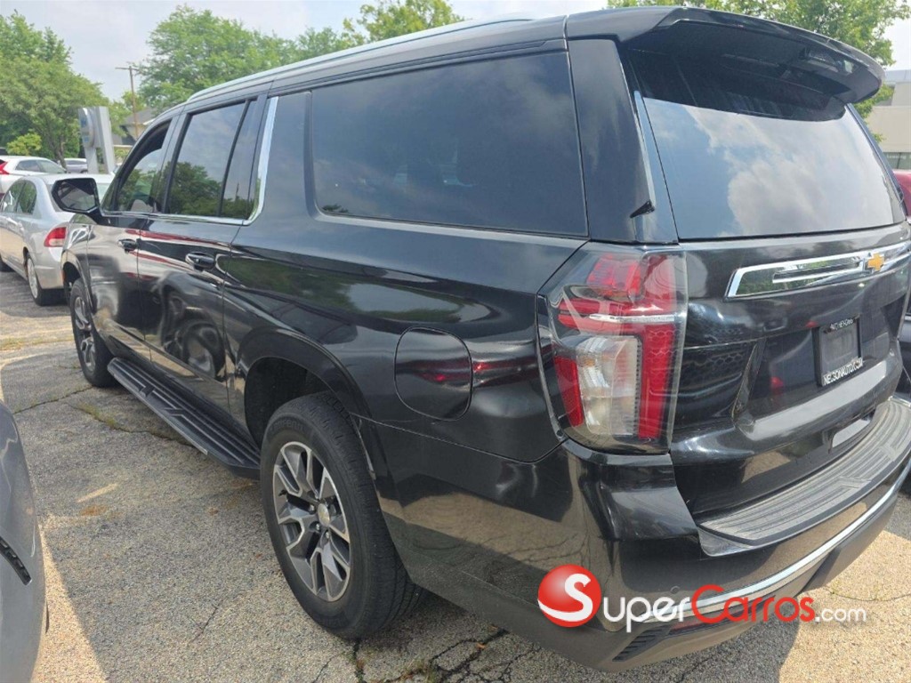 2021 Chevrolet Suburban LT — foto 3 / 9