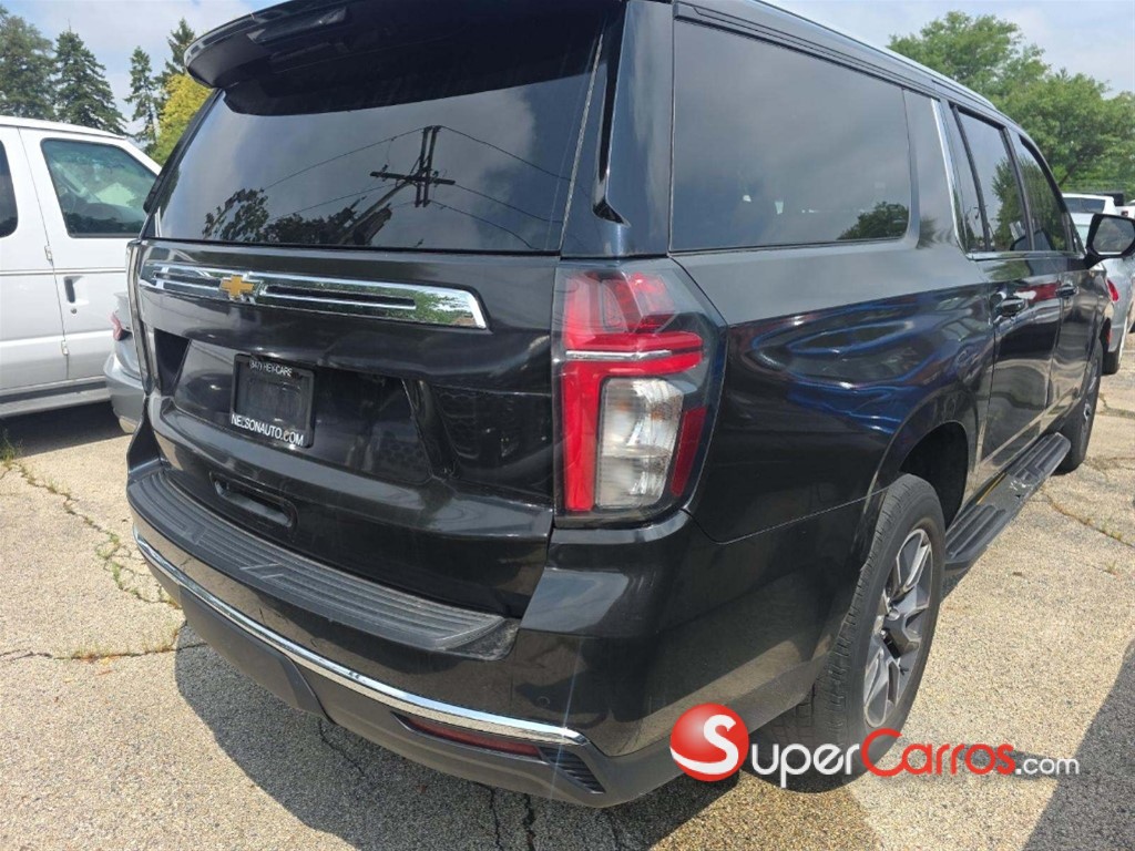 2021 Chevrolet Suburban LT — foto 4 / 9