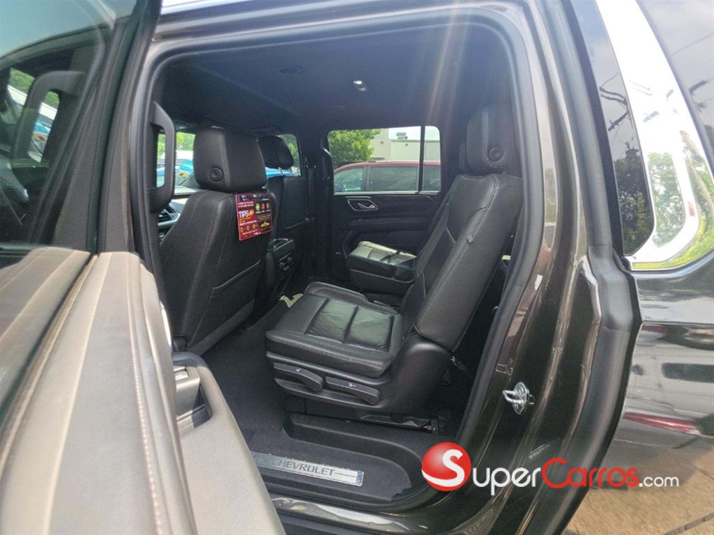 2021 Chevrolet Suburban LT — foto 7 / 9
