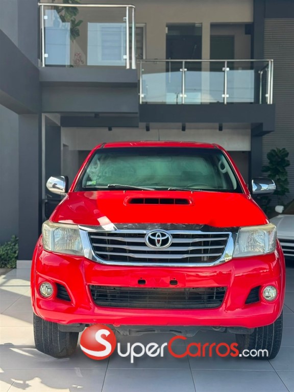 2014 Toyota Hilux — foto 2 / 10