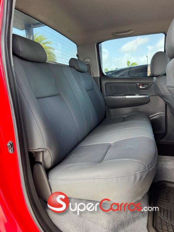 2014 Toyota Hilux — foto 6 / 10