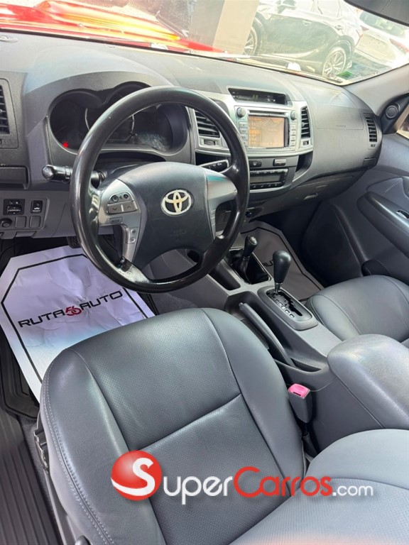 2014 Toyota Hilux — foto 9 / 10