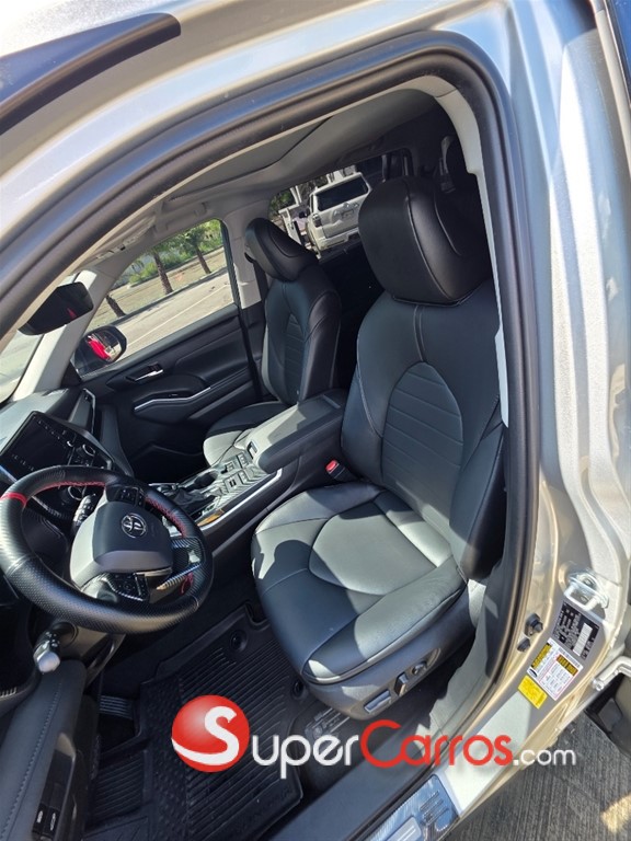 2021 Toyota Highlander — foto 8 / 10