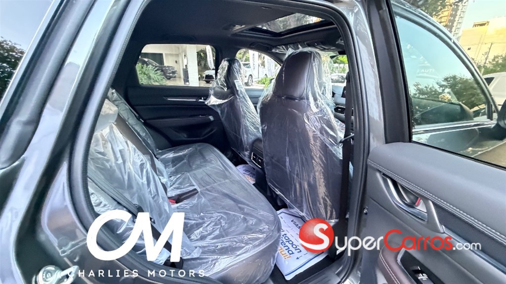 2027 Mazda CX-5 Limited — foto 9 / 12