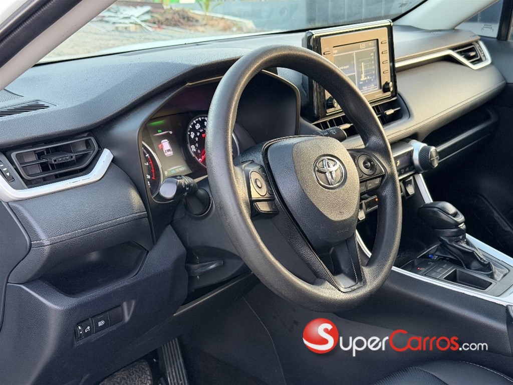 2020 Toyota RAV4 XLE — foto 6 / 10