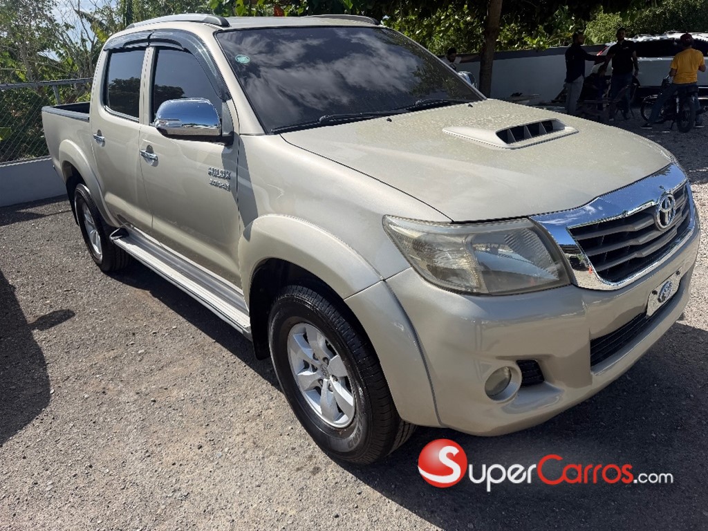 2014 Toyota Hilux SRV