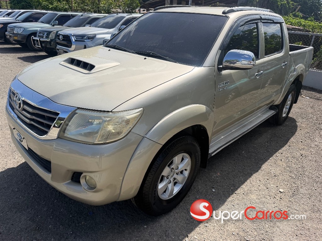 2014 Toyota Hilux SRV — foto 2 / 12
