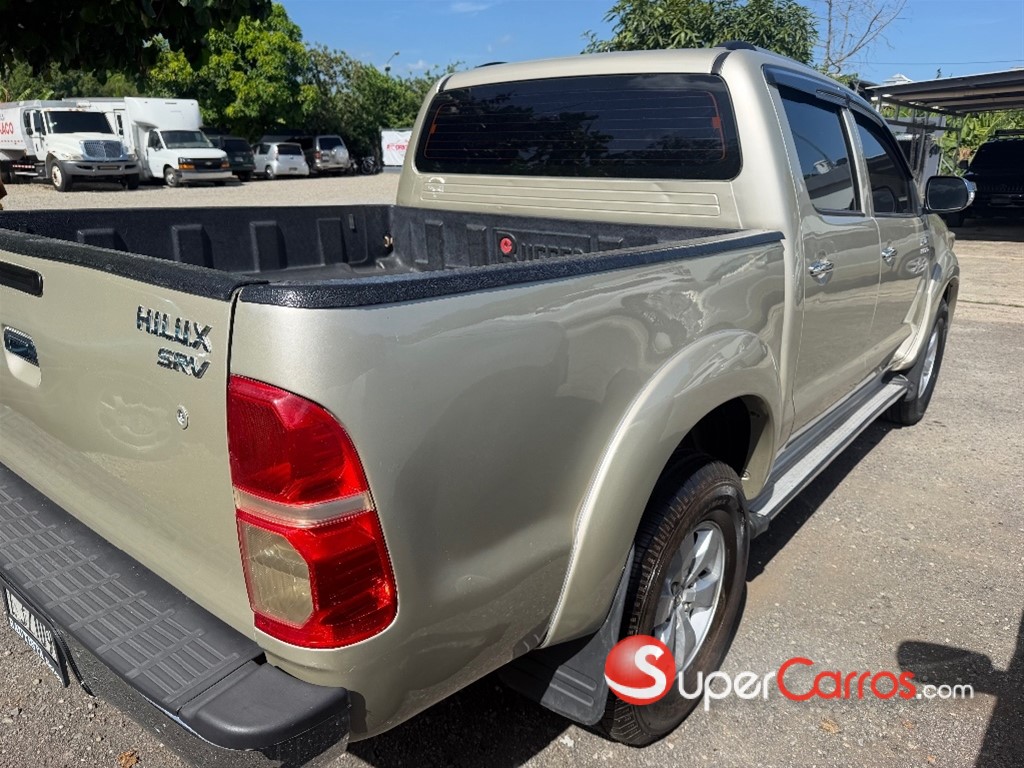 2014 Toyota Hilux SRV — foto 5 / 12