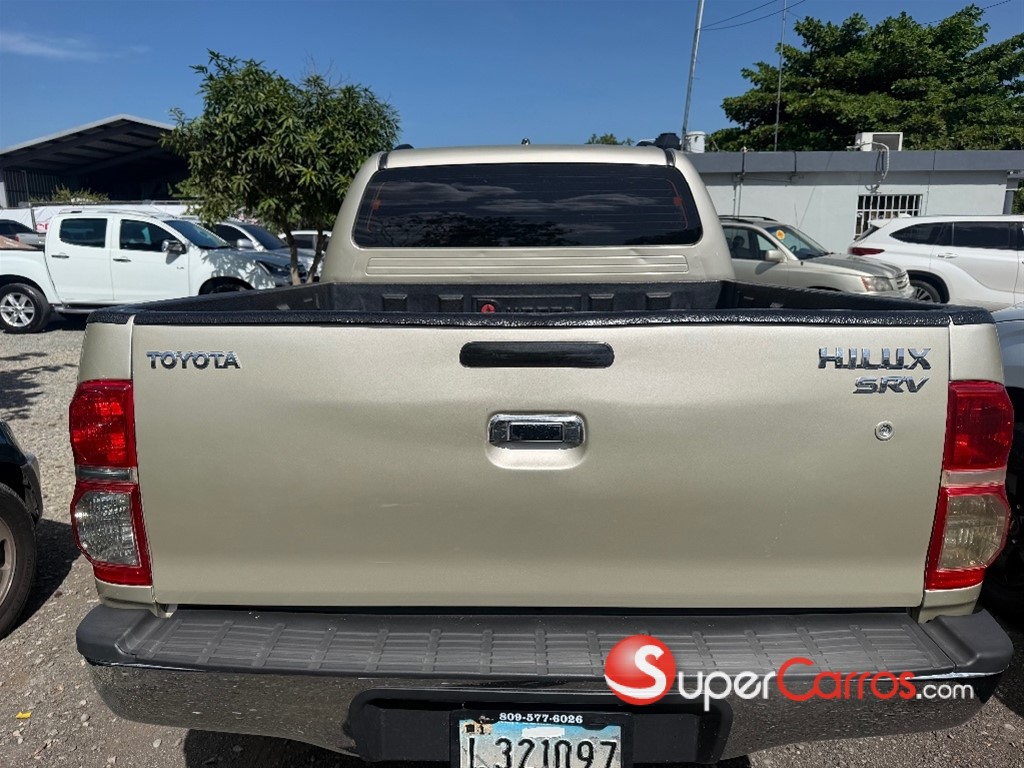 2014 Toyota Hilux SRV — foto 8 / 12