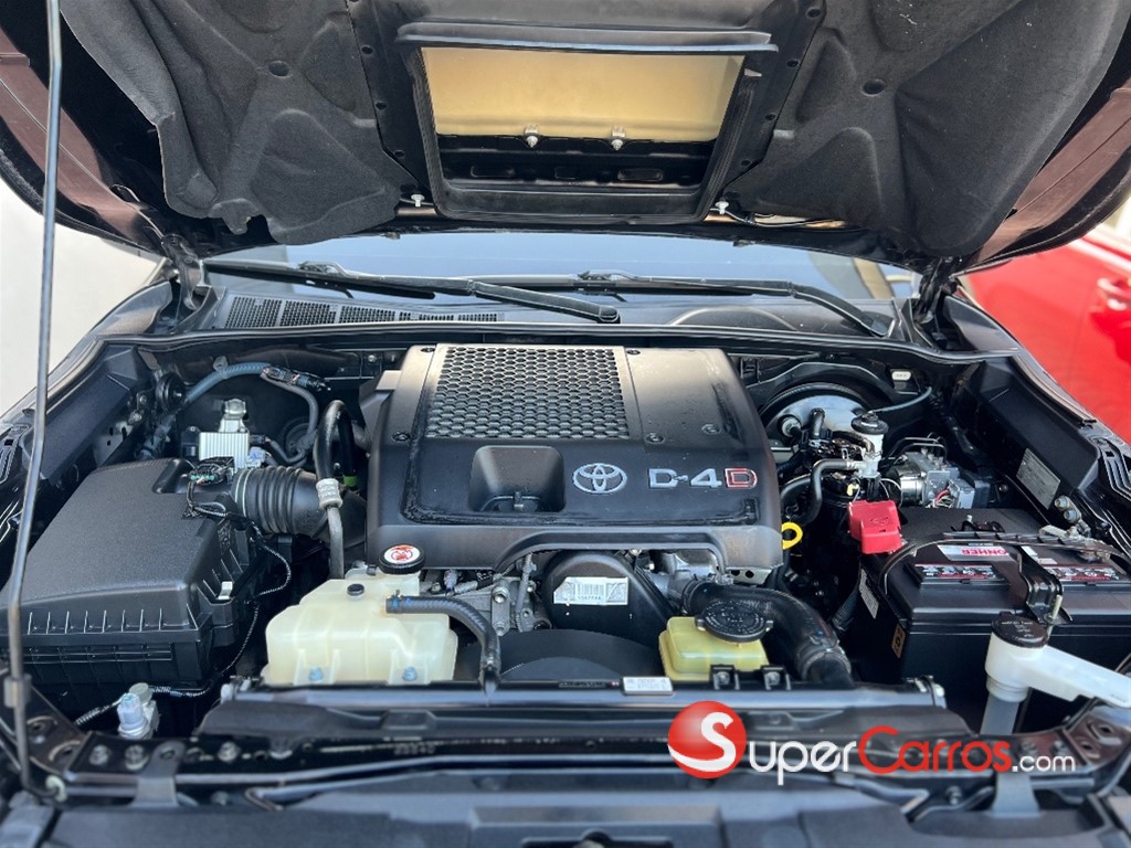 2017 Toyota Fortuner SRV — foto 5 / 11