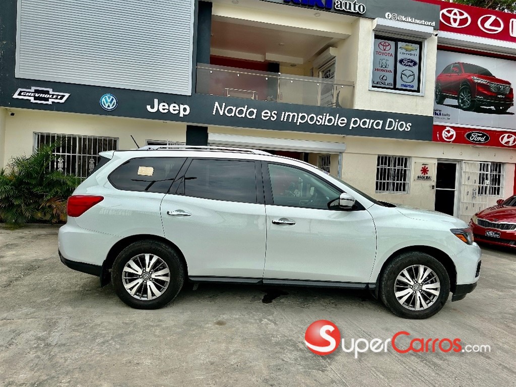 2018 Nissan Pathfinder — foto 4 / 12