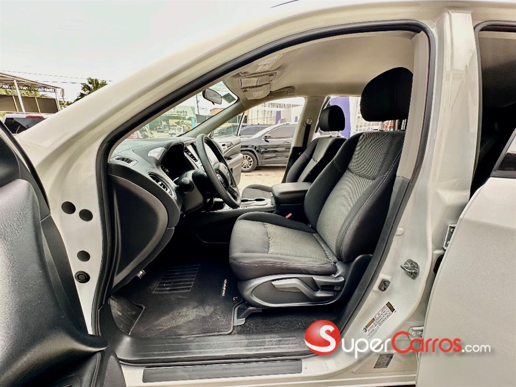 2018 Nissan Pathfinder — foto 7 / 12
