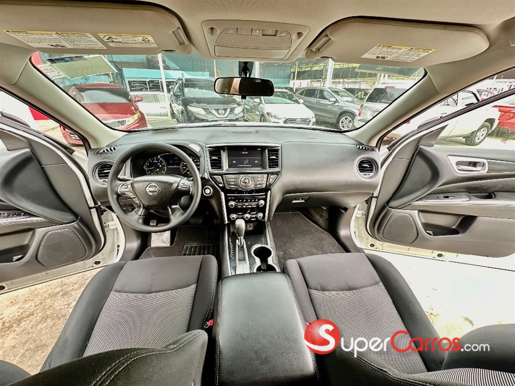 2018 Nissan Pathfinder — foto 8 / 12