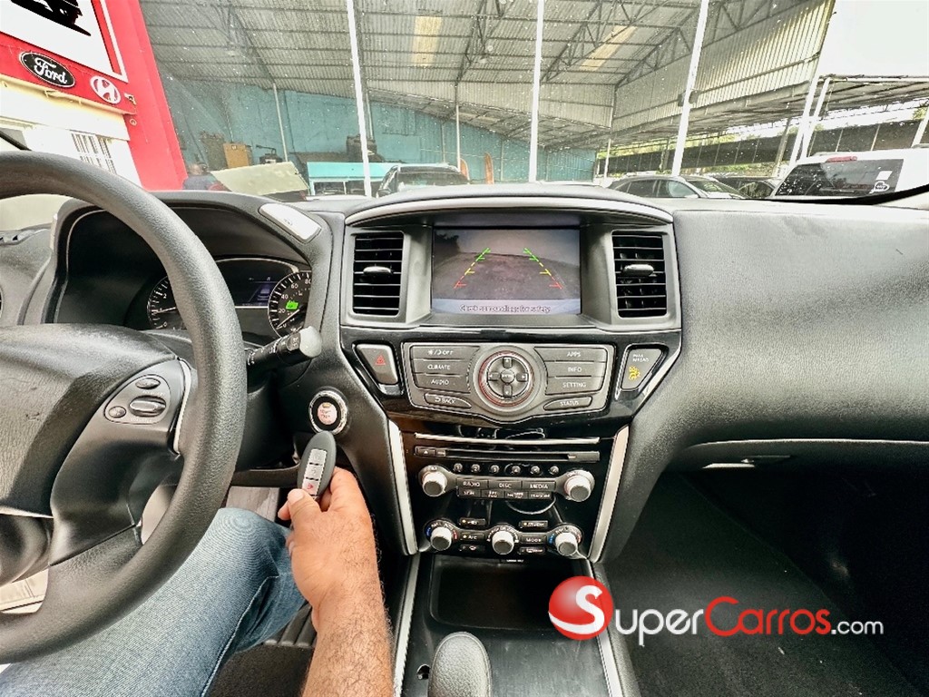 2018 Nissan Pathfinder — foto 9 / 12