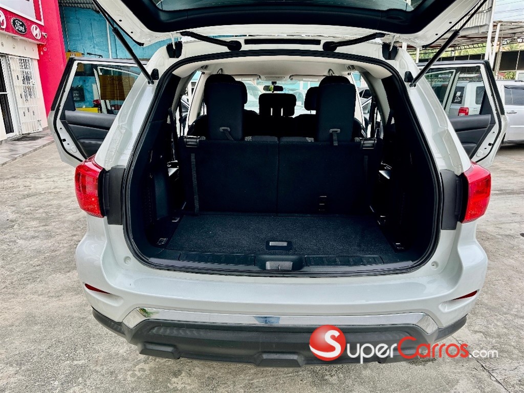 2018 Nissan Pathfinder — foto 11 / 12