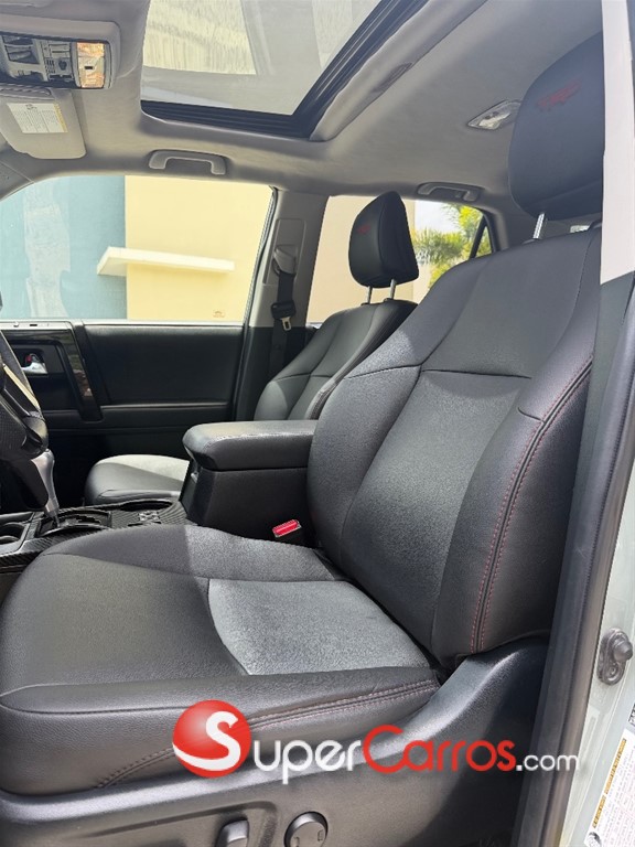 2021 Toyota 4 Runner TRD Pro — foto 6 / 8