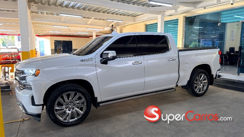 2019 Chevrolet Silverado High Country — foto 2 / 12